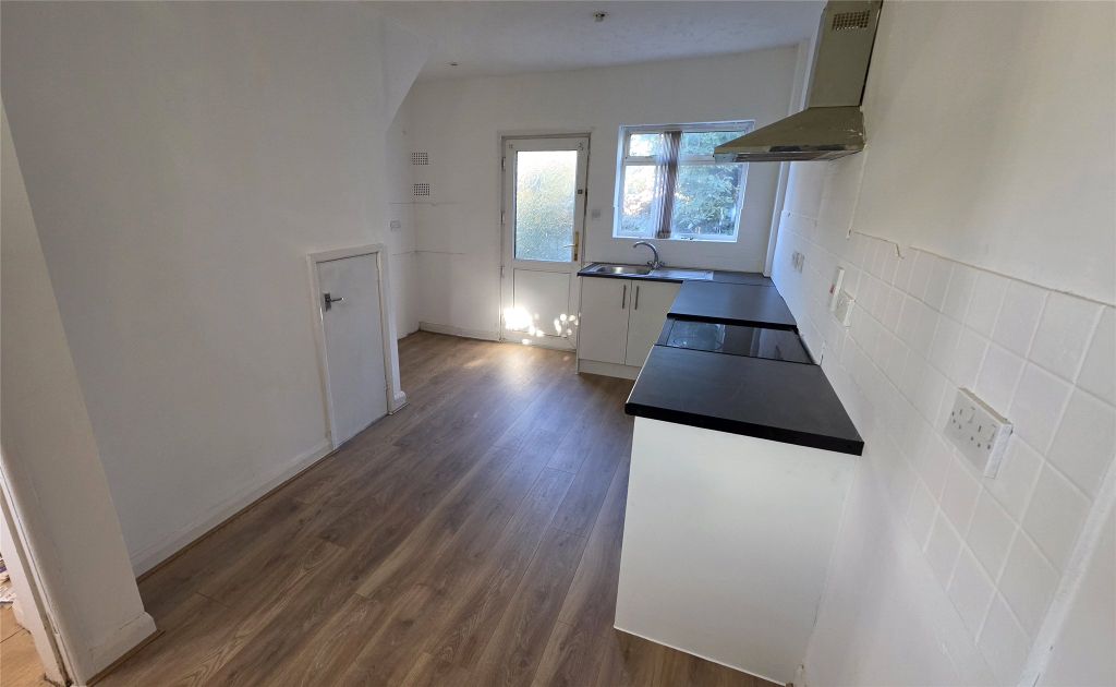 Property photo 3 of 15 Kitchen