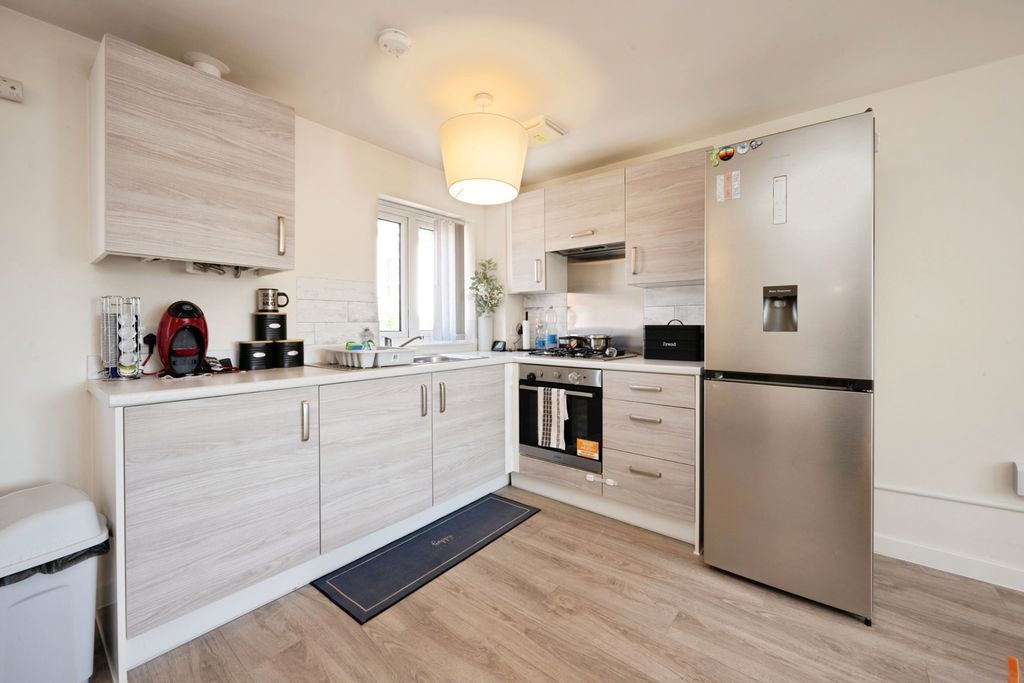 Property photo 2 of 11 Pbox-Img.Jpg