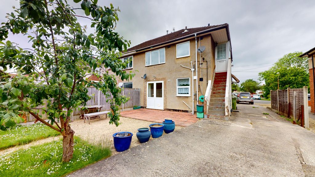 Property photo 1 of 12 717-05212024_102308