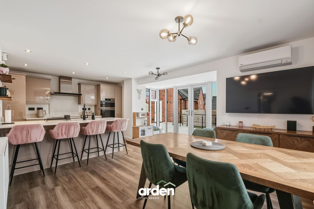 Property photo 2 of 17