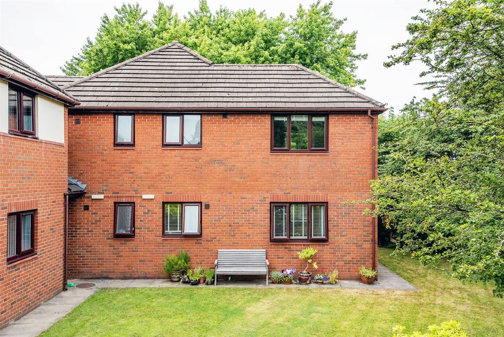 Property photo 1 of 19 External