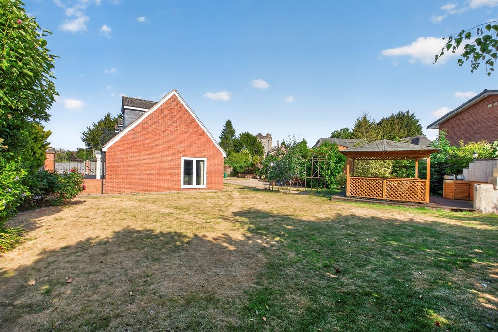 Property photo 3 of 32