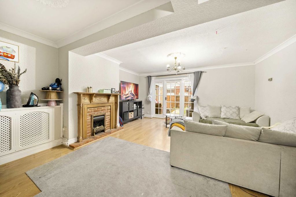 Property photo 3 of 8