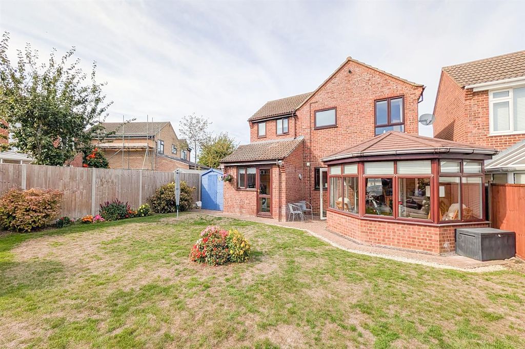 Property photo 2 of 19 03c557A8-Dccd-4c8B-A2c4-5B5c772941c2.Jpg
