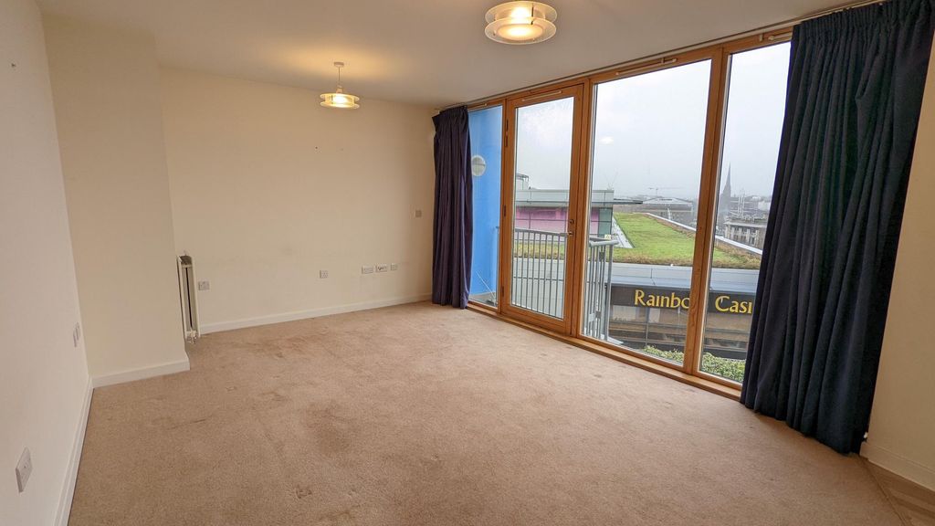 Property photo 2 of 7