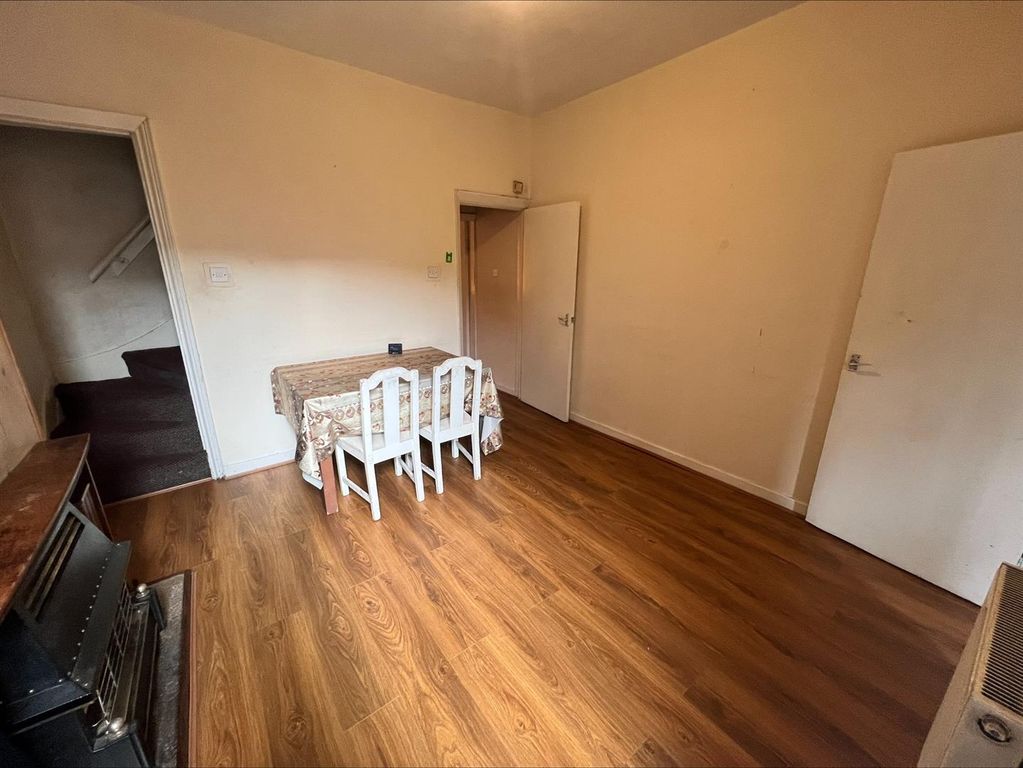 Property photo 3 of 10 Dining Room Angle 2.Jpeg