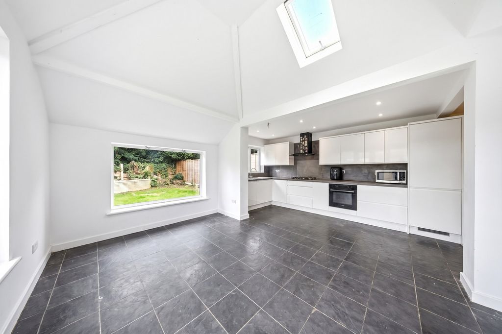 Property photo 3 of 43