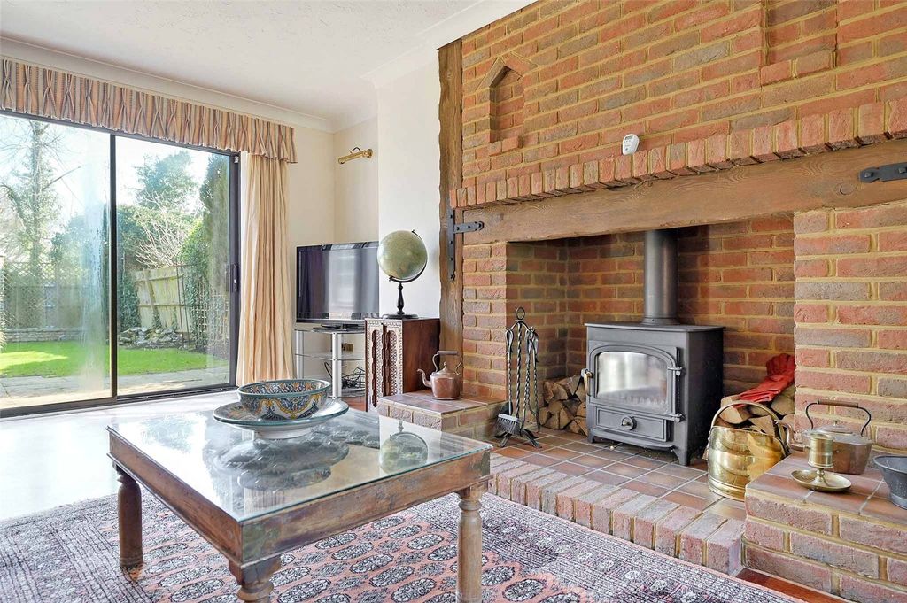 Property photo 3 of 24 Sitting Room