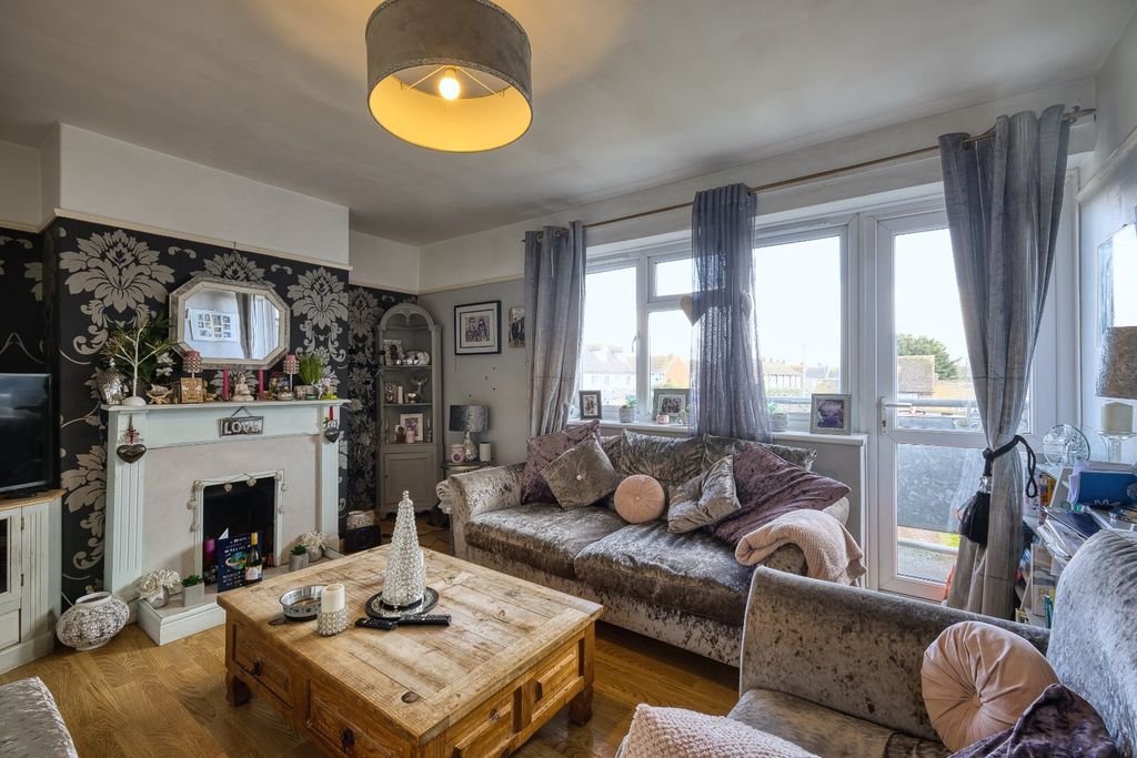 Property photo 2 of 9 Picture 2