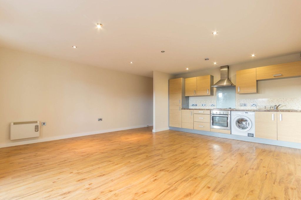 Property photo 2 of 9