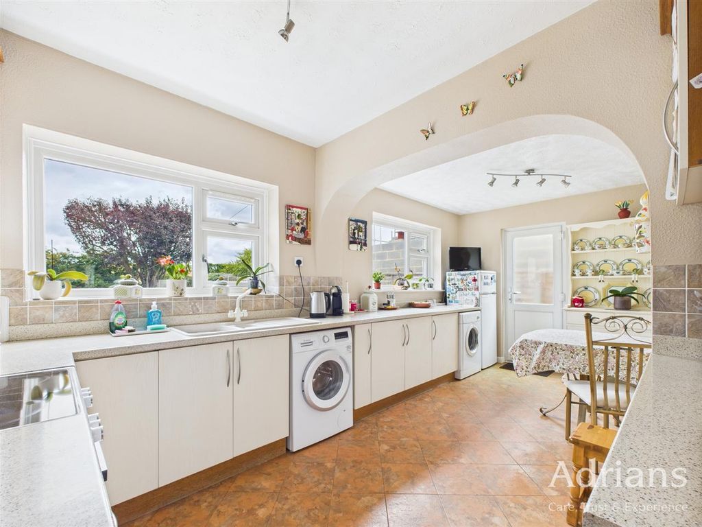 Property photo 3 of 23