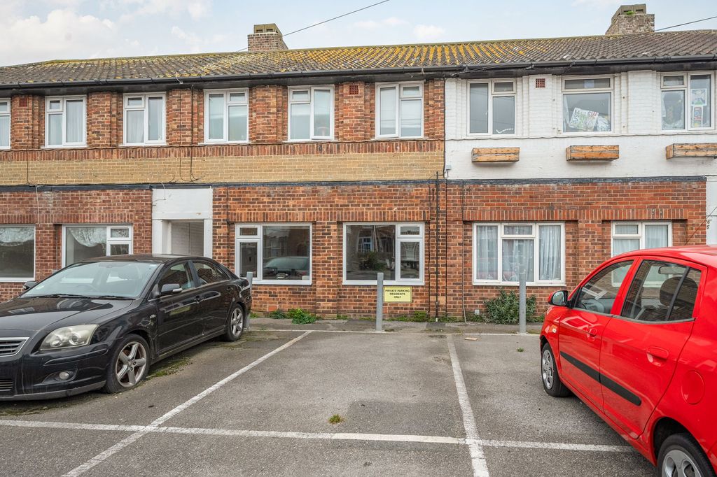 Property photo 1 of 16 Front