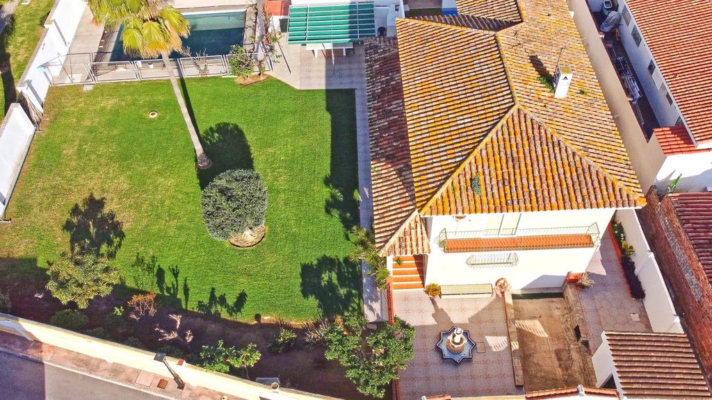 Property photo 3 of 82