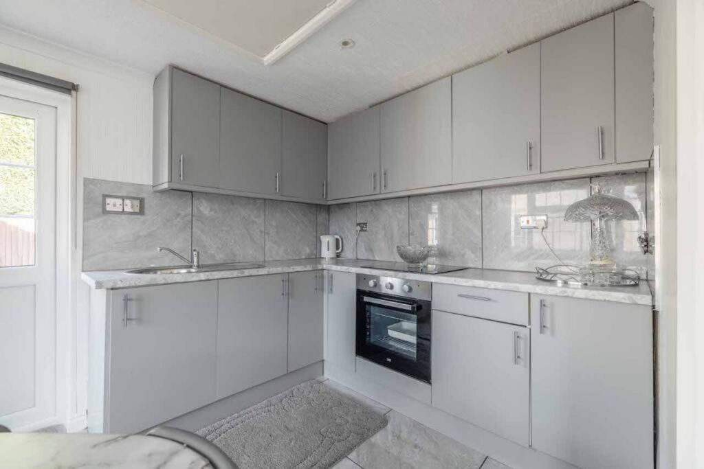 Additional image 29 of 7 bed detached bungalow for saleBangors Road North, Iver SL0