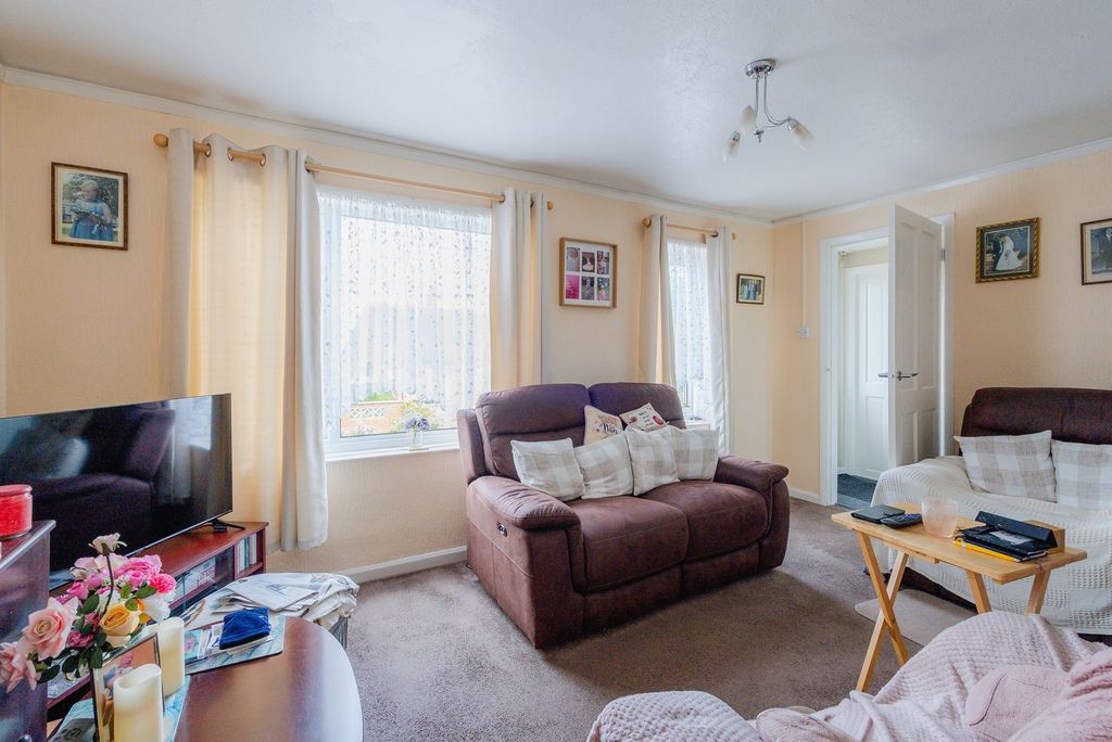 Property photo 3 of 14