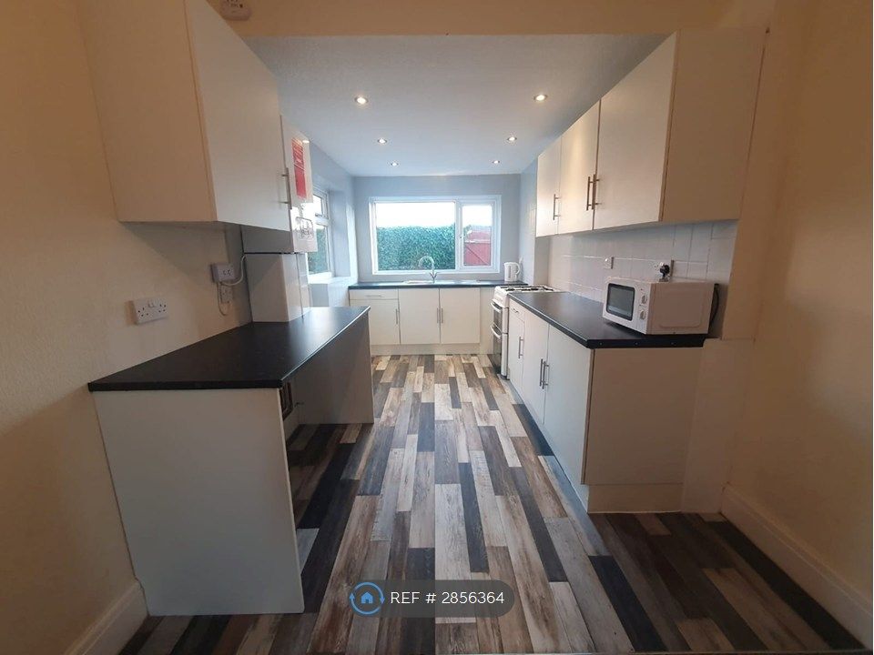 Property photo 2 of 12 Kitchen Area