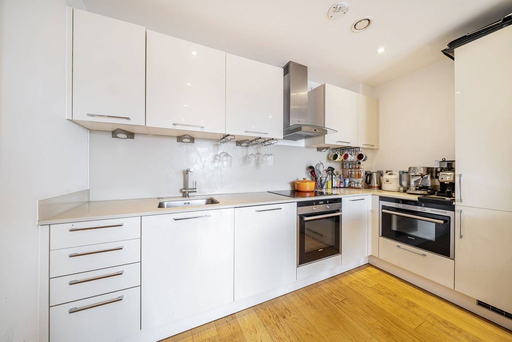 Property photo 3 of 8