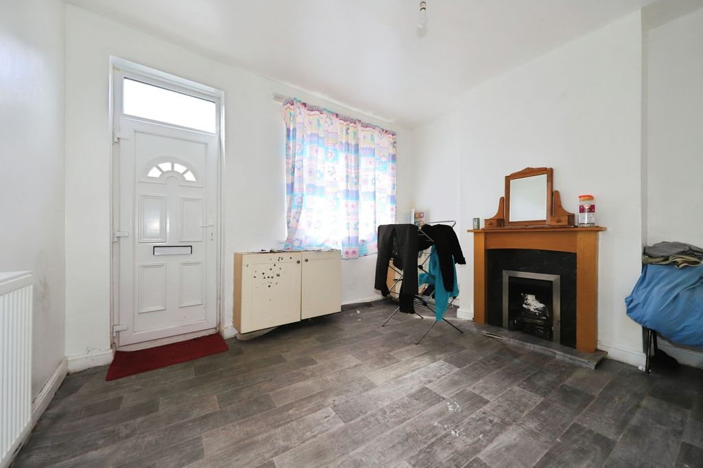 Property photo 3 of 16 Photo