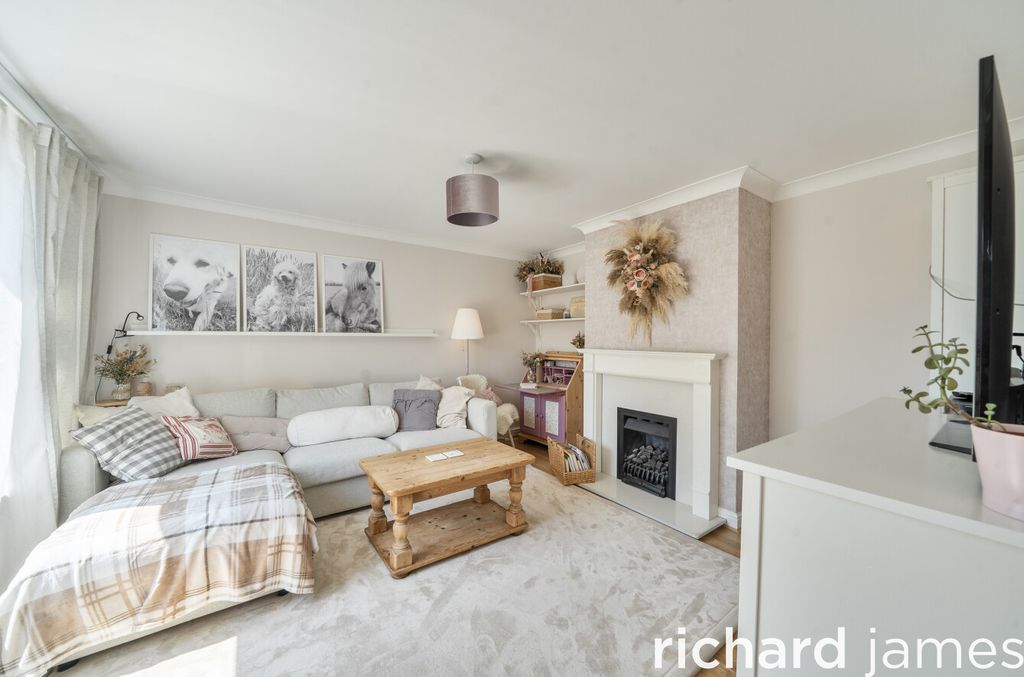 Property photo 2 of 25 c2F4d726Be514De6B38d9Aab110Da647