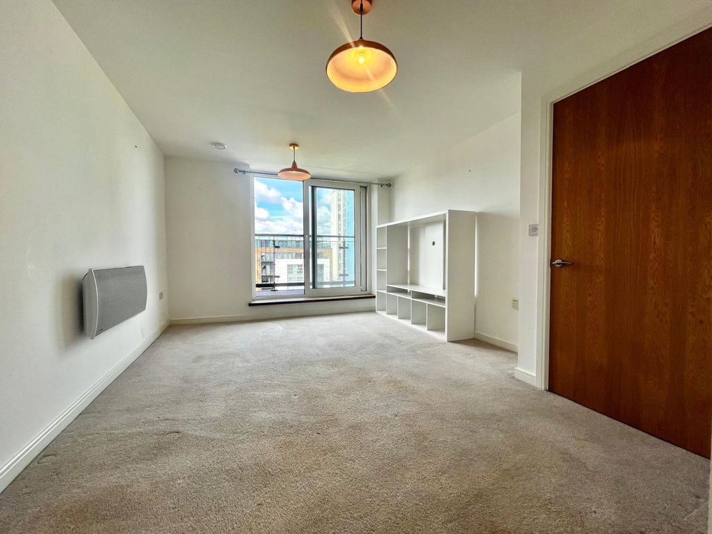 Property photo 3 of 13 Original-018Bda5B-A428-4A80-87Fd-8Be45223958D