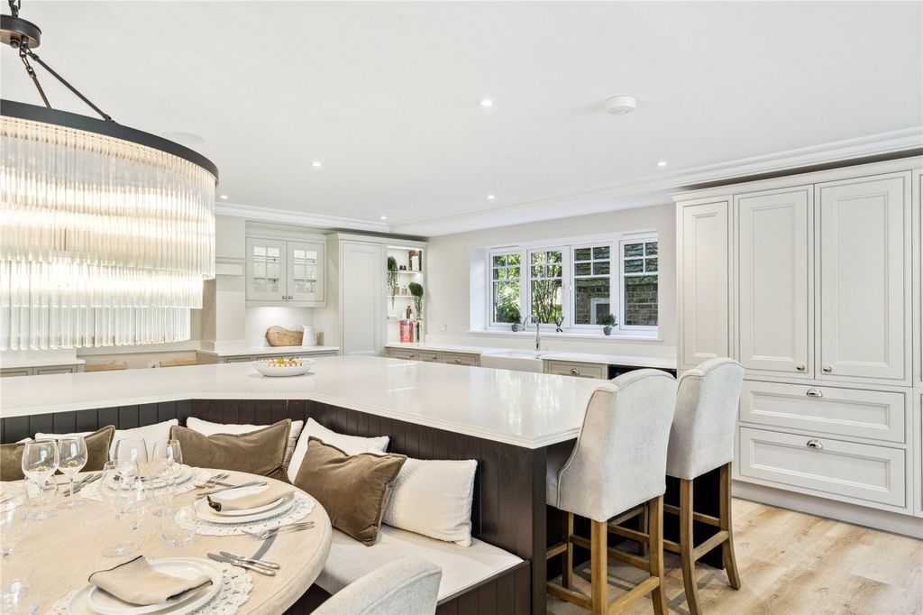 Property photo 3 of 24 Picture 3