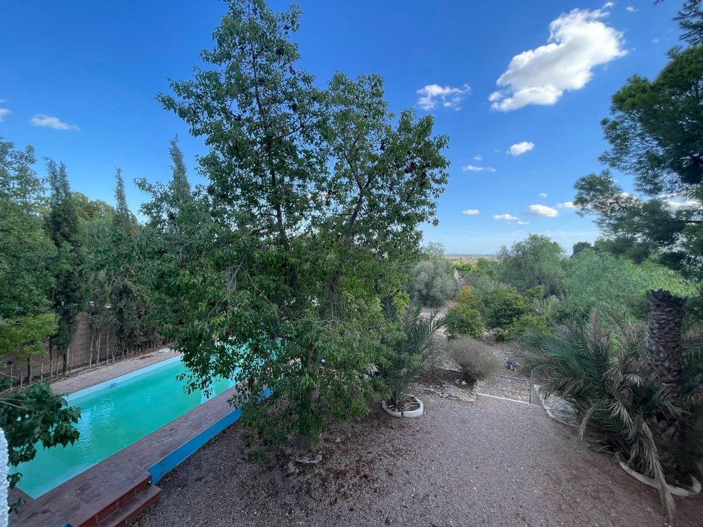 Property photo 2 of 38