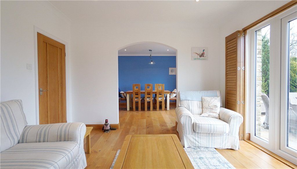 Property photo 2 of 33 Sitting/Dining Room