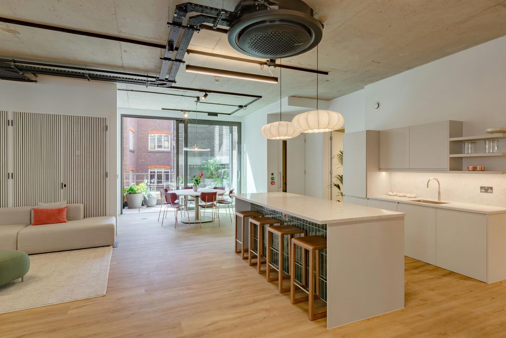 Property photo 3 of 8 0X9A4523.Jpg