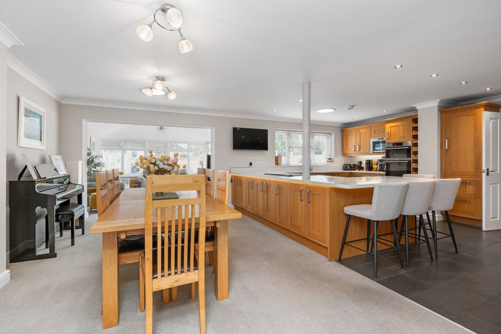 Property photo 2 of 40 Kitchen Dining Area