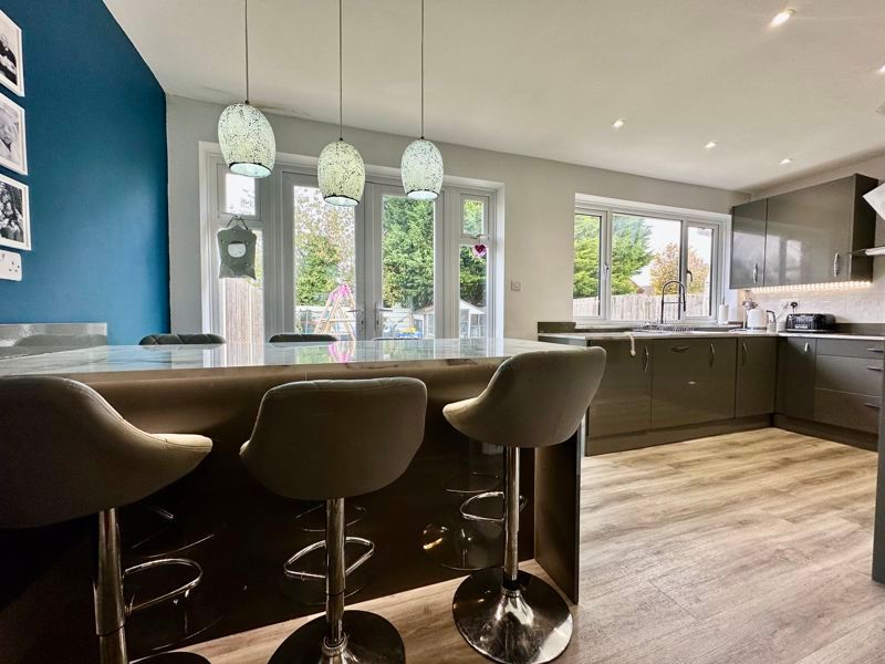 Property photo 3 of 25 Photo 11