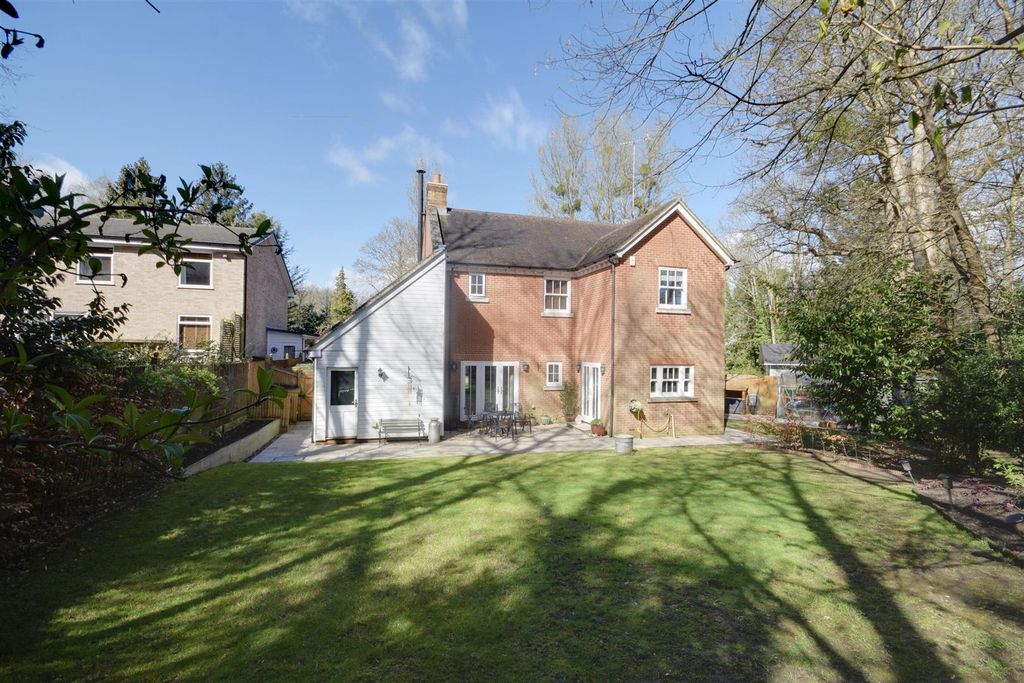 Property photo 2 of 26