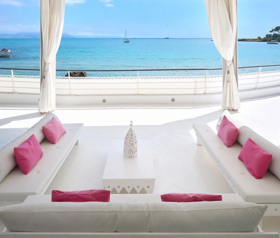 Property photo 3 of 25