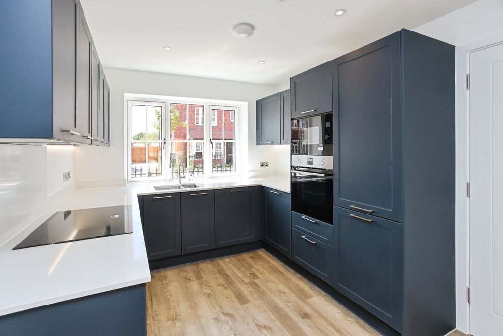 Property photo 2 of 16 Pbox-Img.Jpg