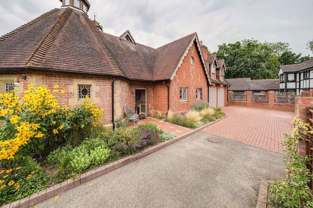 Property photo 3 of 43