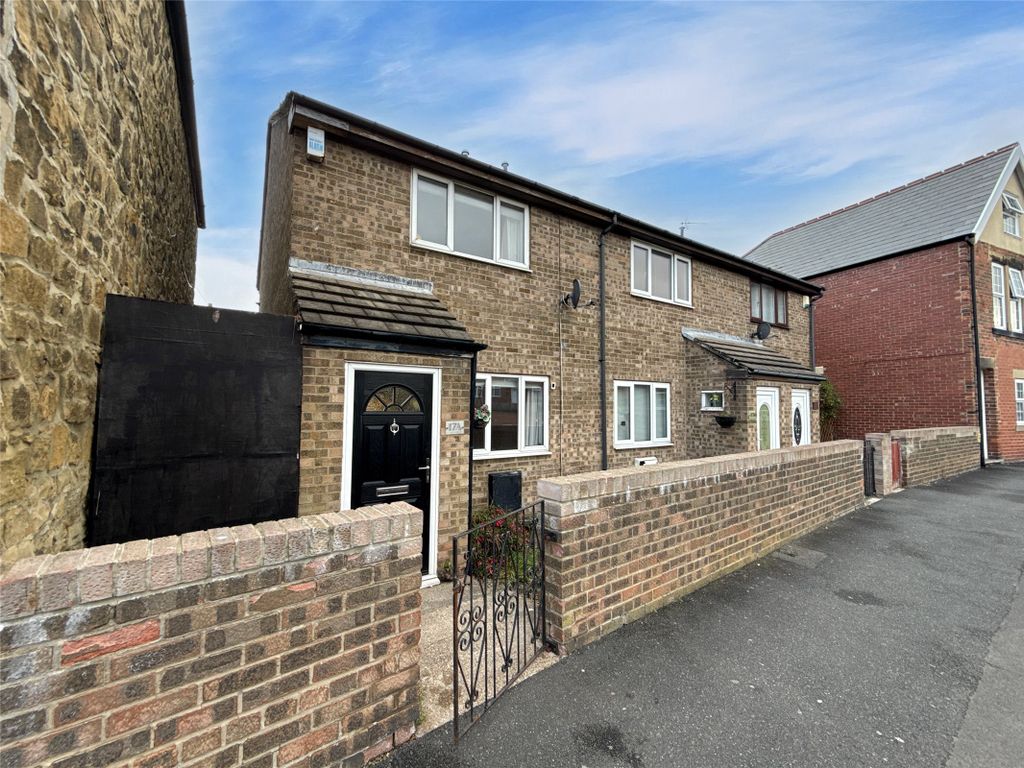 Property photo 1 of 17 External