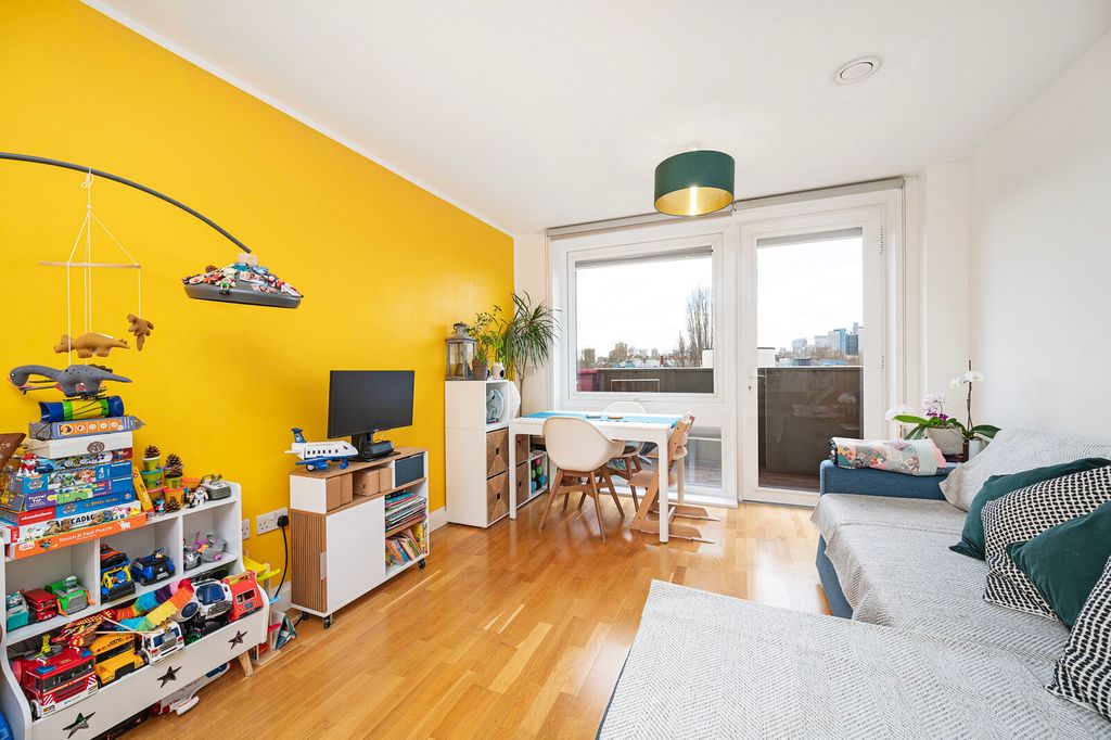 Property photo 3 of 12