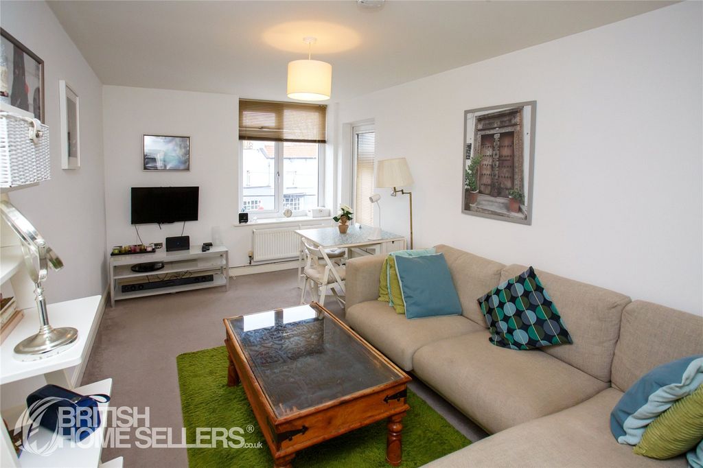 Property photo 2 of 19 Picture No. 18