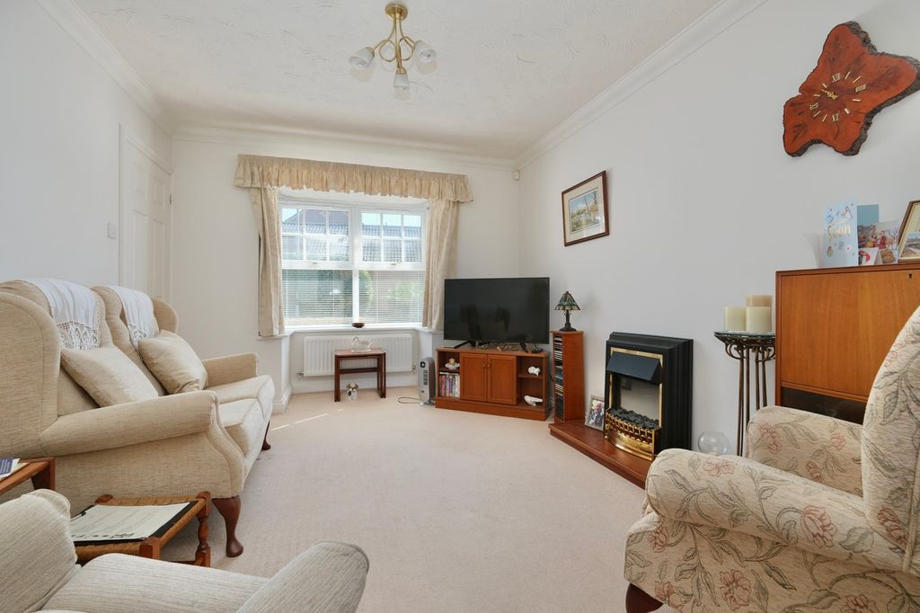 Property photo 2 of 12