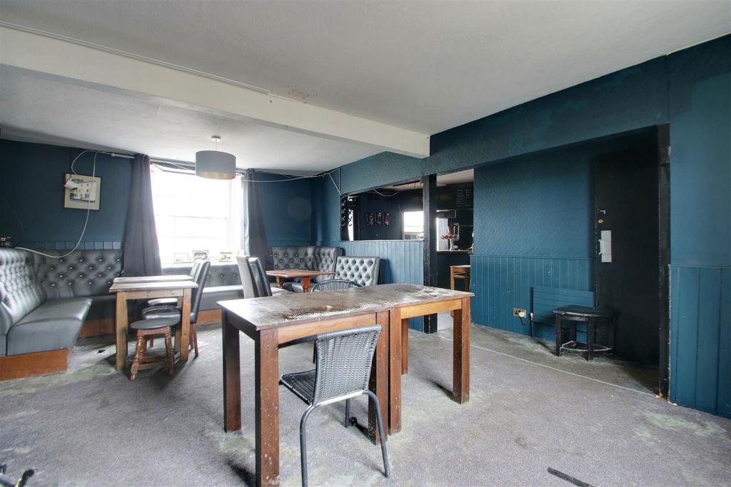 Property photo 3 of 17 Img_9330-Img_9332.Jpg