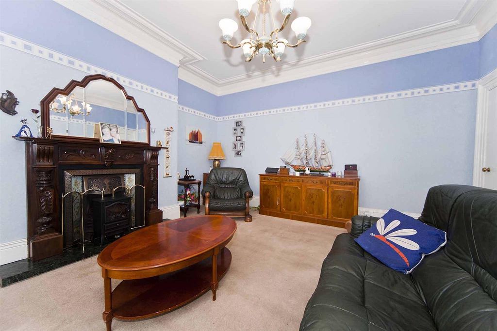 Property photo 3 of 25