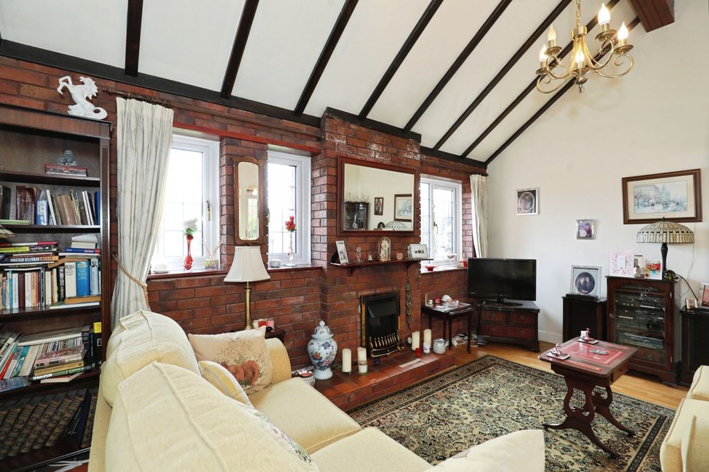 Property photo 3 of 15 Pbox-Img.Jpg