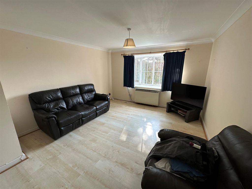 Property photo 2 of 6 Coopers Estate Agents