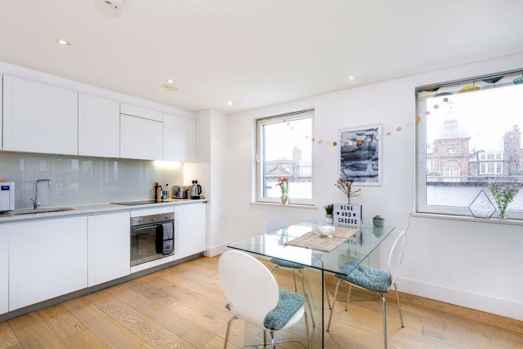 Property photo 3 of 8