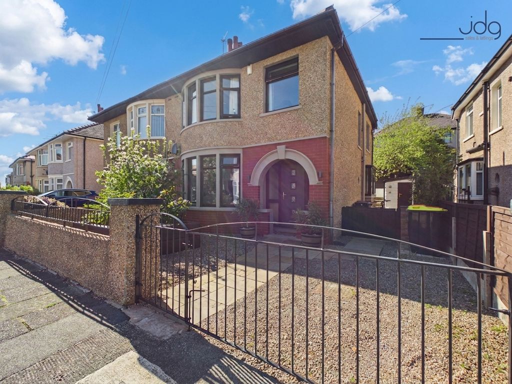 Property photo 1 of 17 Welcome To Regent Park Grove