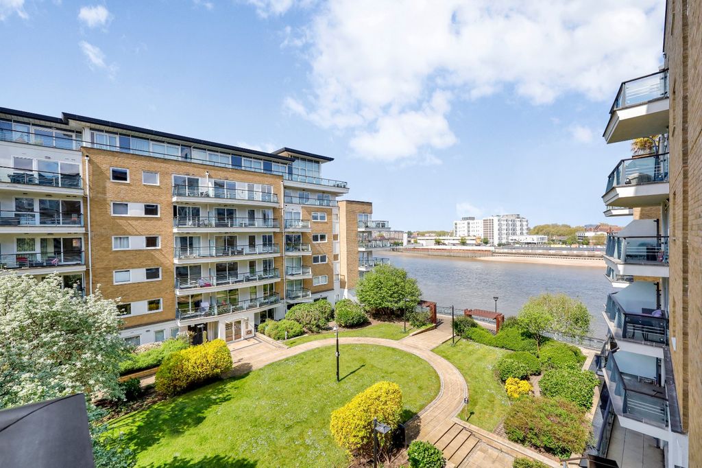 Property photo 1 of 25