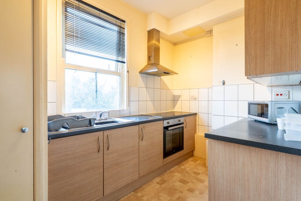 Property photo 2 of 10 5085872