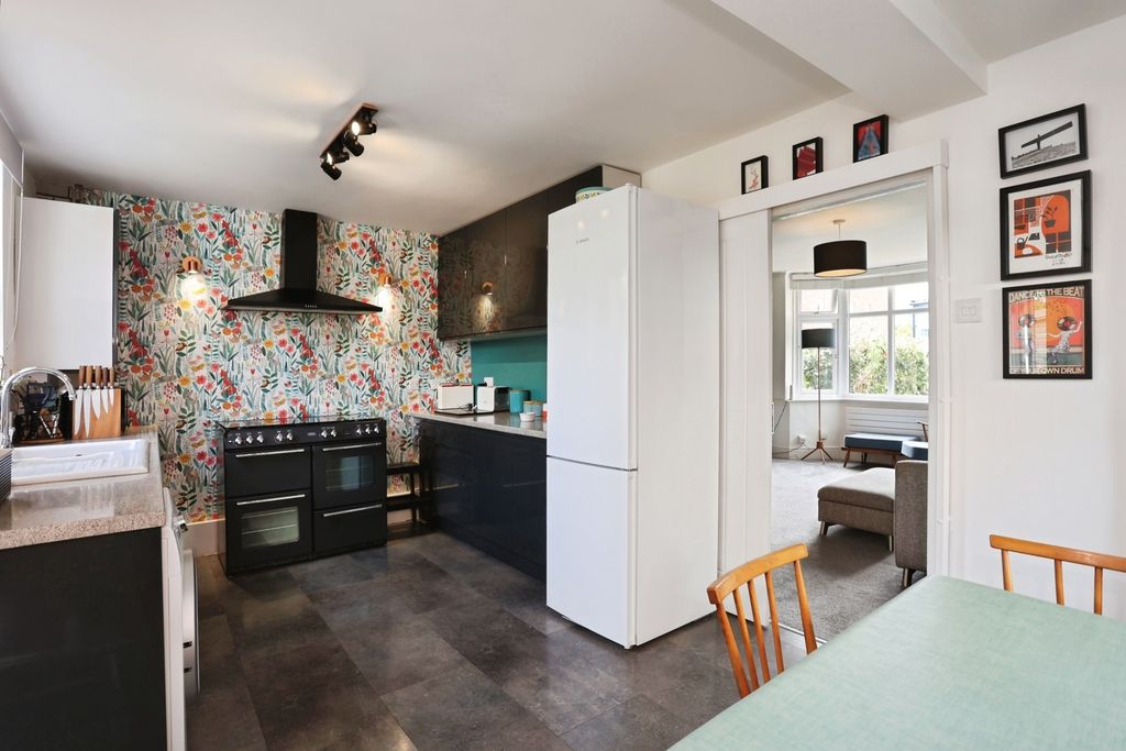 Property photo 3 of 18 Photo