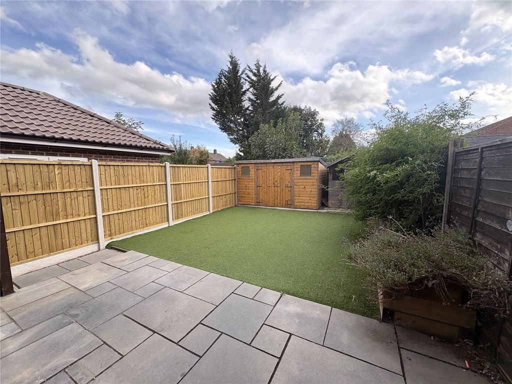 Property photo 3 of 11 Garden