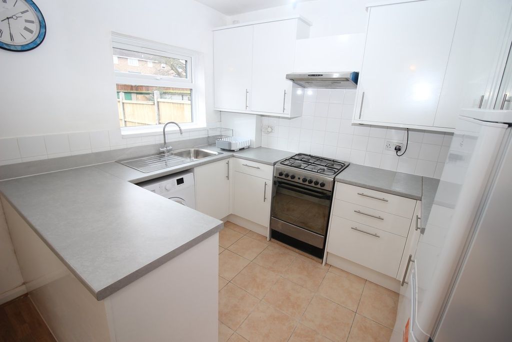 Property photo 3 of 13 Kitchen