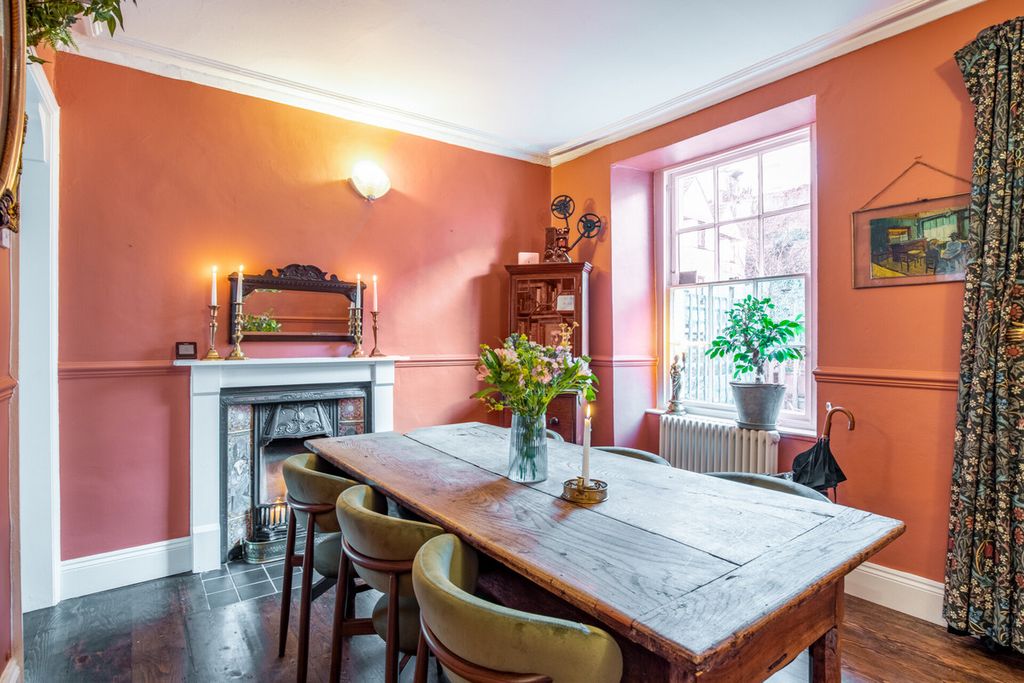 Property photo 3 of 43